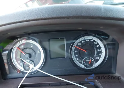 2014 Ram 2500 Big Horn z USA, uszkodzony, nr VIN 3C6UR5JL2EG244093